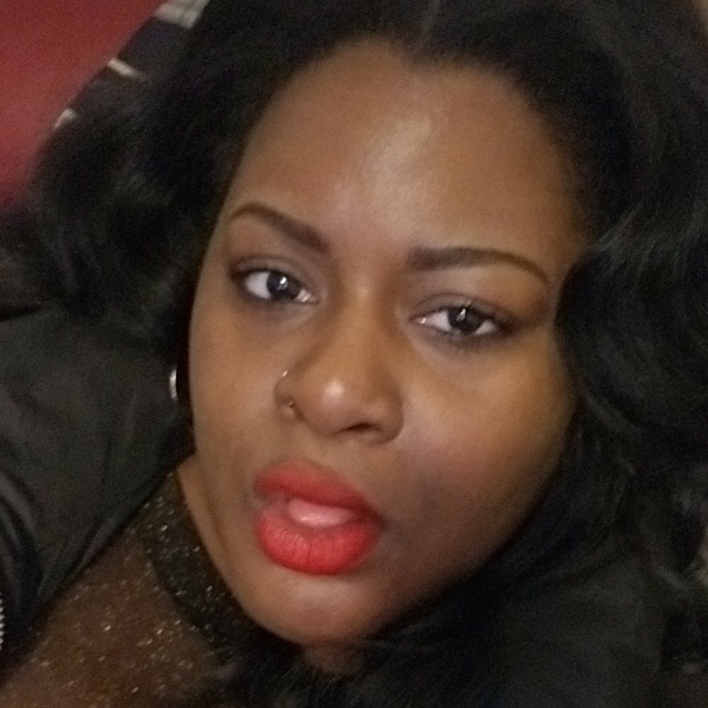 Meet your Posher, Pauline